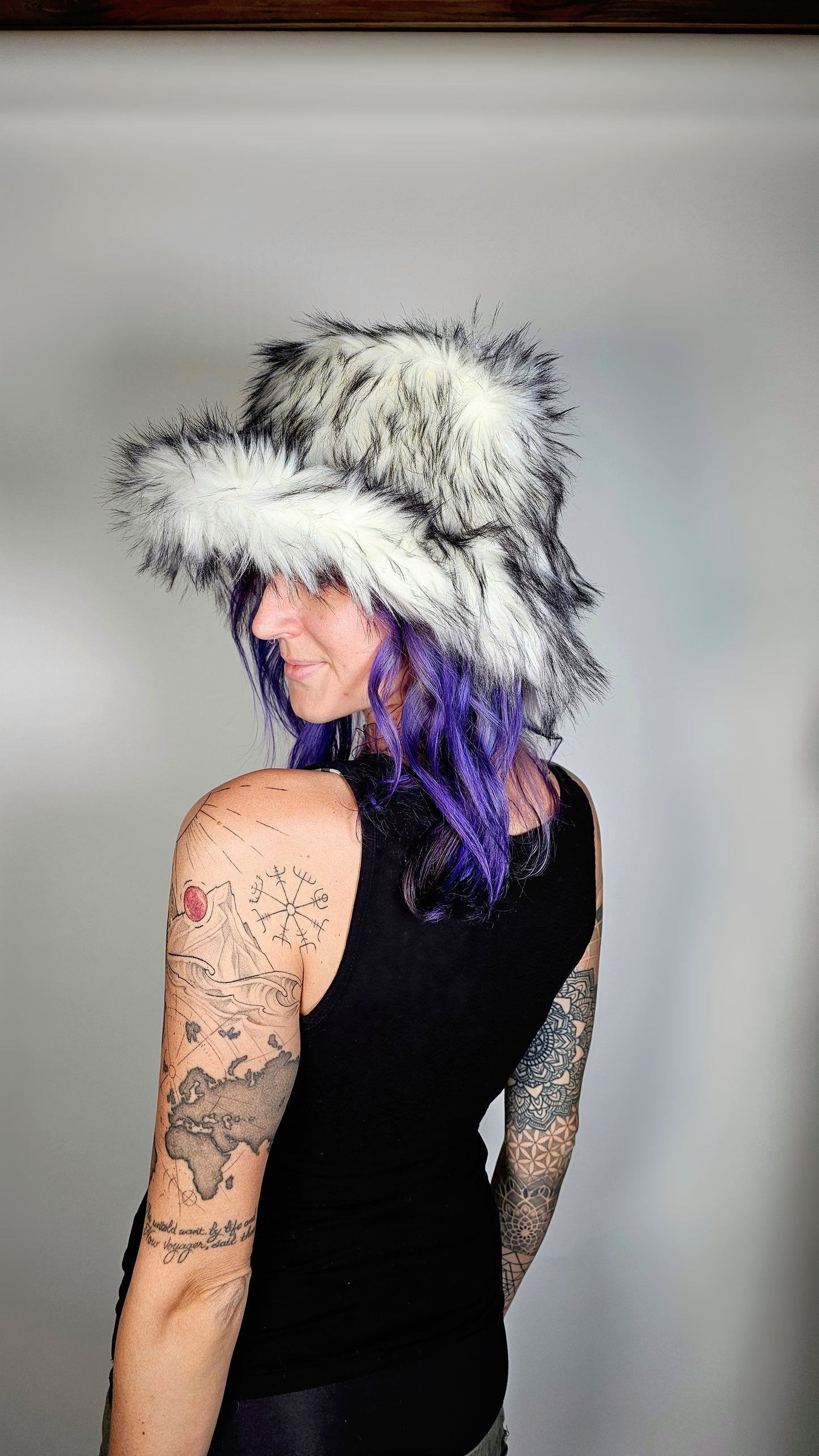 Faux fur bucket hat with LEDs